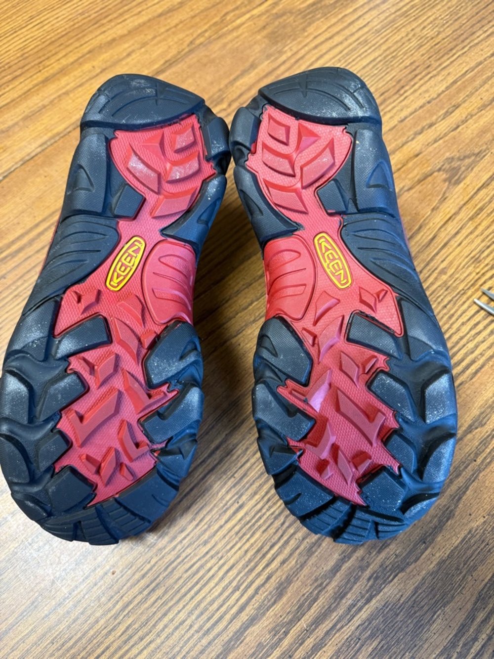 Keen Gray and Red Low-Top Hiking Shoes - Picture 2 of 5
